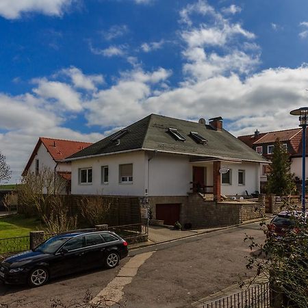 Hotel-Pension Am Rosarium Зангерхаузен Екстериор снимка
